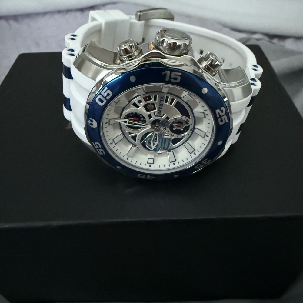 Invicta Limited Edition Star Wars R2D2 White and Blue Chronograph Watch
